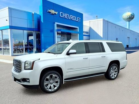Used 2018 GMC Yukon XL Denali w/ Open Road Package AWD/4WD image 8