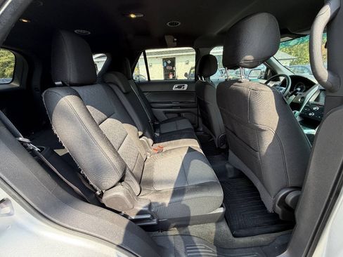 Used 2014 Ford Explorer XLT w/ Equipment Group 201A AWD/4WD image 30