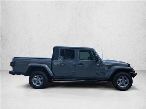 Used 2021 Jeep Gladiator Sport AWD/4WD image 4