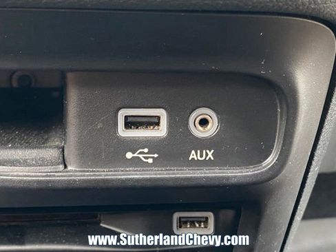 Used 2017 Chrysler Pacifica Limited FWD image 33