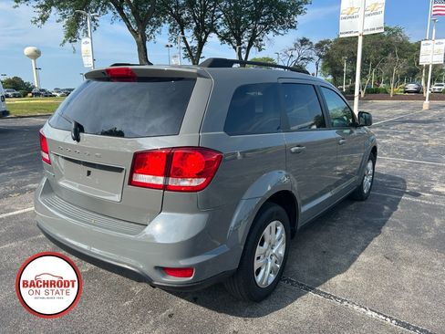Used 2019 Dodge Journey SE FWD image 5