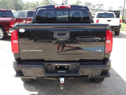 Used 2022 Chevrolet Colorado Z71 w/ Z71 Midnight Edition AWD/4WD image 4