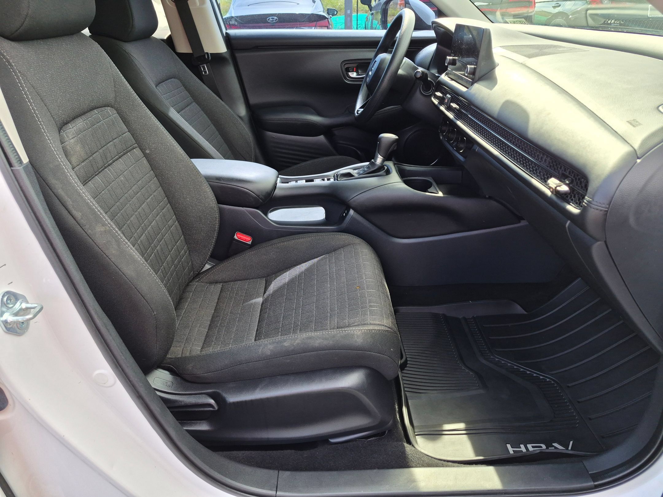 Used 2025 Honda HR-V LX image 35