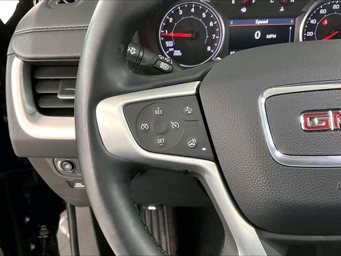 Used 2024 GMC Terrain SLT image 11