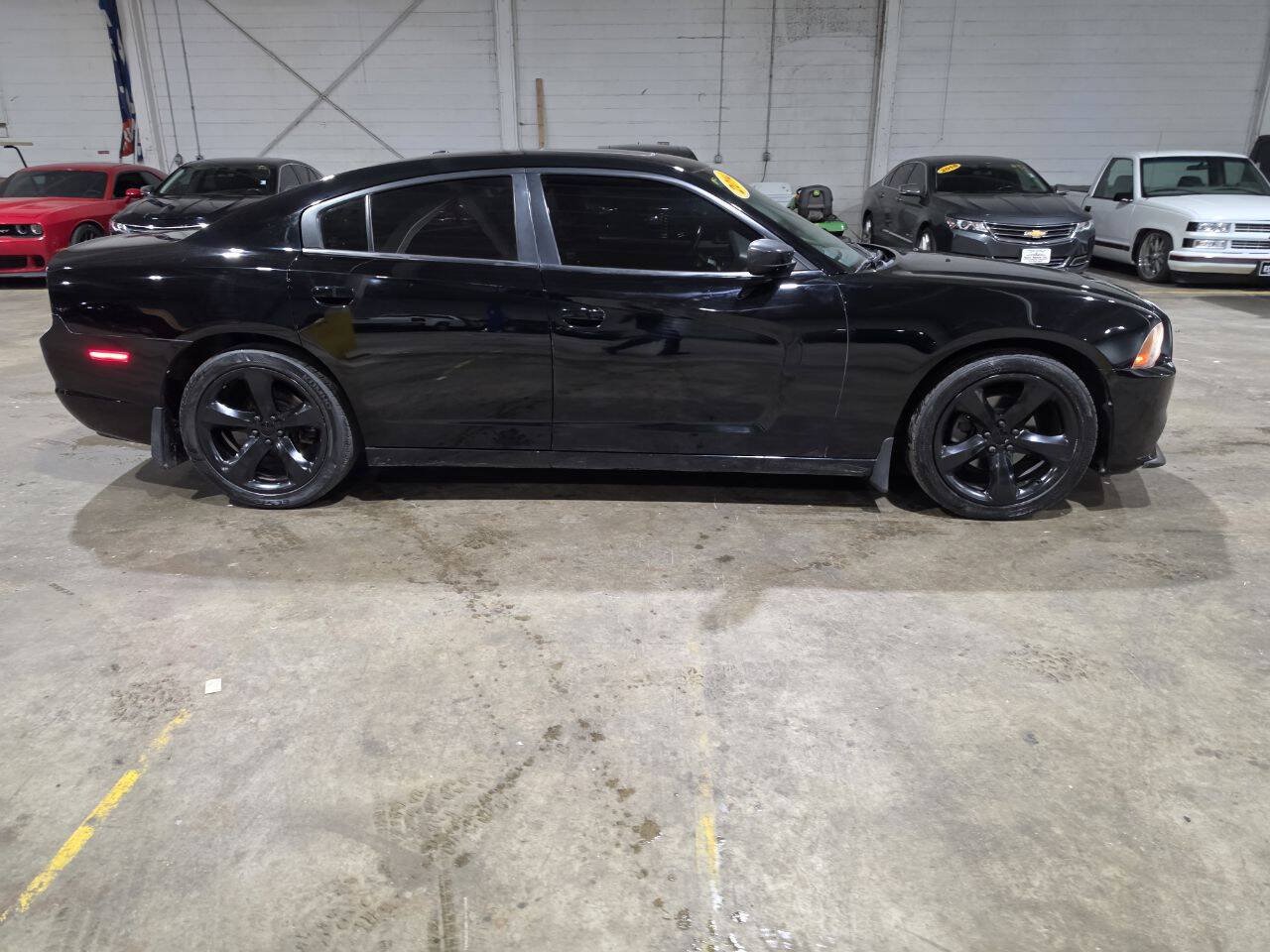 Used 2014 Dodge Charger SXT w/ Blacktop Package RWD image 15