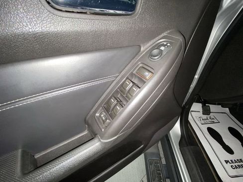 Used 2010 HUMMER H3T Luxury w/ Appearance Package image 13