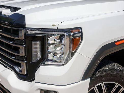 Used 2022 GMC Sierra 2500 AT4 w/ AT4 Premium Plus Package AWD/4WD image 3