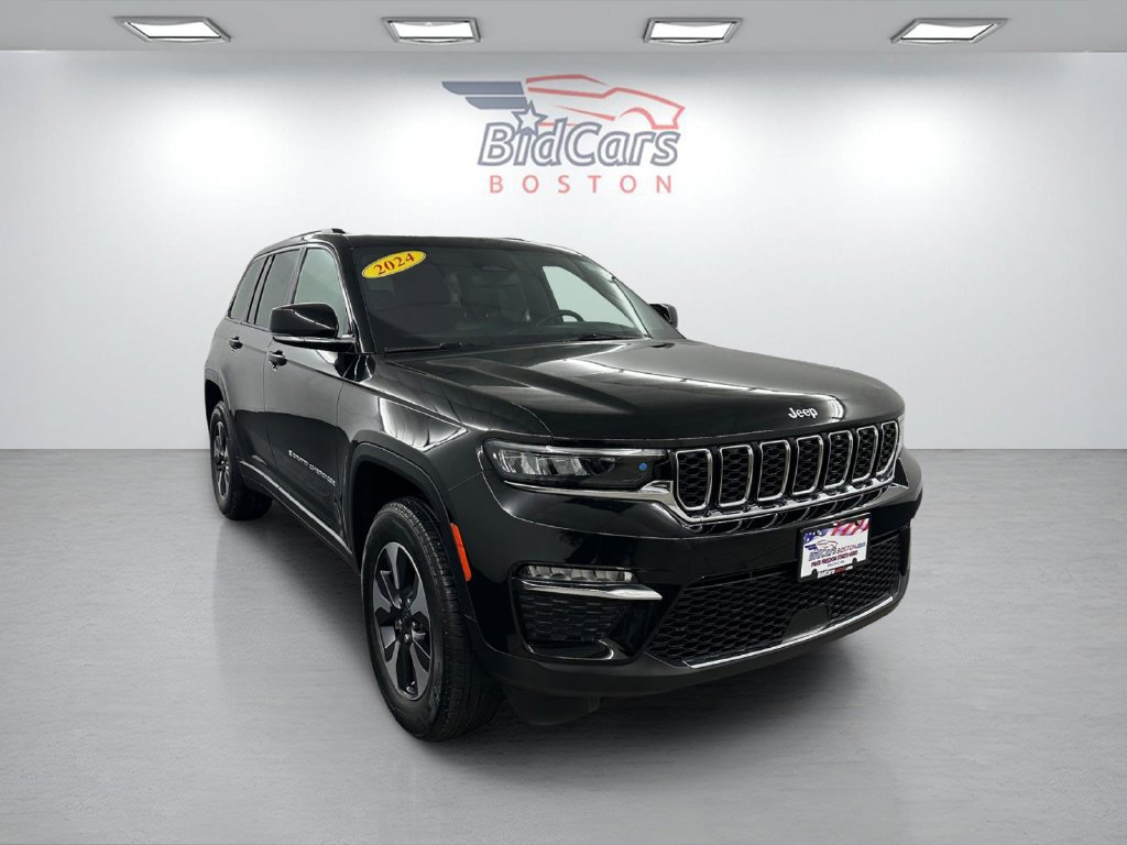 Used 2024 Jeep Grand Cherokee Limited 4xe AWD/4WD image 3