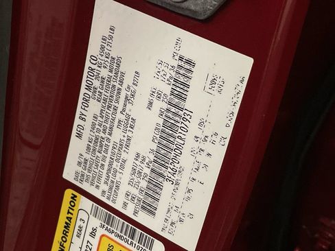 Used 2020 Ford Fusion SE FWD image 26