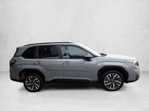 Used 2025 Subaru Forester Touring AWD/4WD image 4
