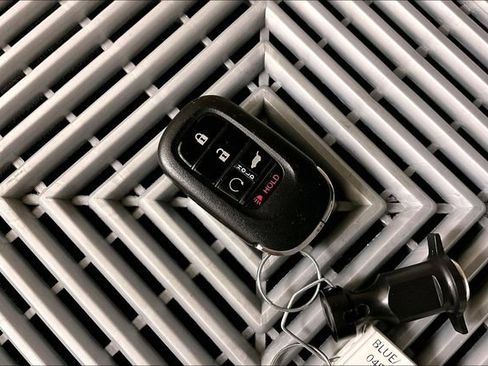 Used 2023 Honda Pilot TrailSport image 10