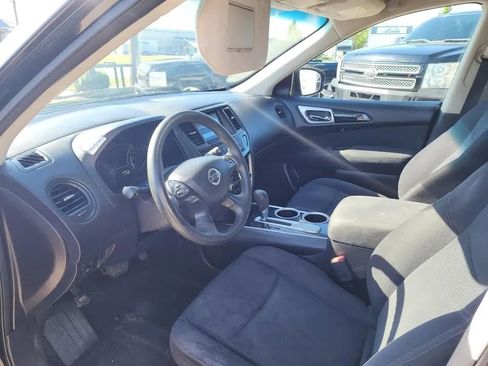 Used 2015 Nissan Pathfinder S image 10