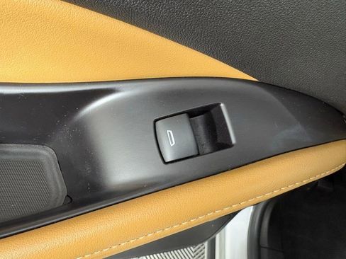 Used 2018 Buick Enclave Essence image 44