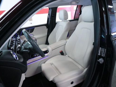 Used 2021 Mercedes-Benz GLB 250 image 11