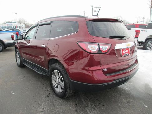 Used 2017 Chevrolet Traverse LT image 7