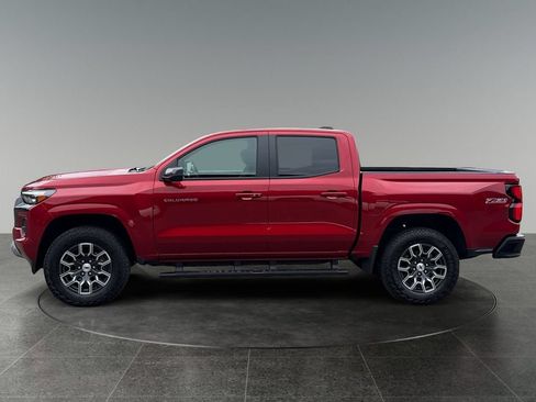 Used 2025 Chevrolet Colorado Z71 w/ Technology Package AWD/4WD image 5