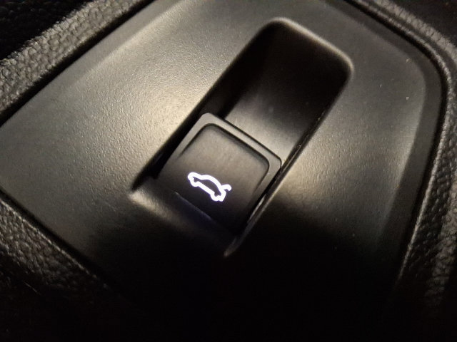 Used 2024 Volkswagen Tiguan SE R-Line FWD image 25