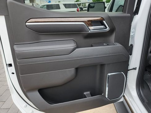 New 2026 GMC Sierra 1500 Elevation w/ LPO, Elevation Black Package AWD/4WD image 39