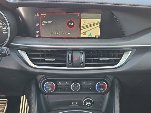 Used 2023 Alfa Romeo Stelvio Ti image 15