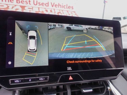 Certified 2024 Toyota Venza Limited image 18