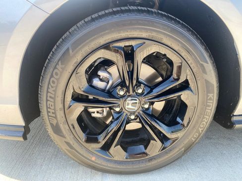Used 2025 Honda Accord SE image 31