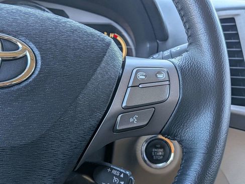 Used 2010 Toyota Venza FWD image 23