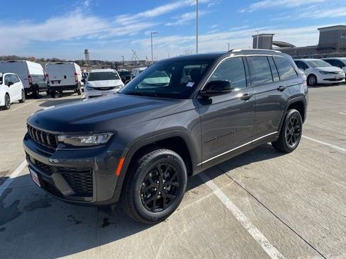 New 2026 Jeep Grand Cherokee Altitude AWD/4WD image 1