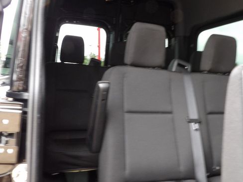 Used 2025 Mercedes-Benz Sprinter 2500 image 28