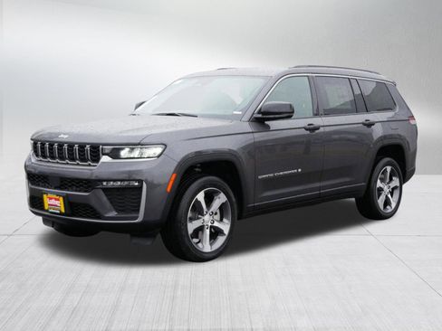 New 2026 Jeep Grand Cherokee L Limited AWD/4WD image 3