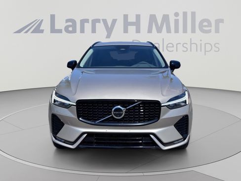 Used 2025 Volvo XC60 B5 Plus AWD/4WD image 4