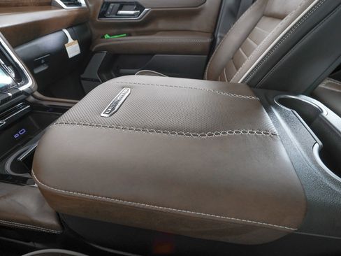 Used 2026 GMC Yukon Denali Ultimate AWD/4WD image 30