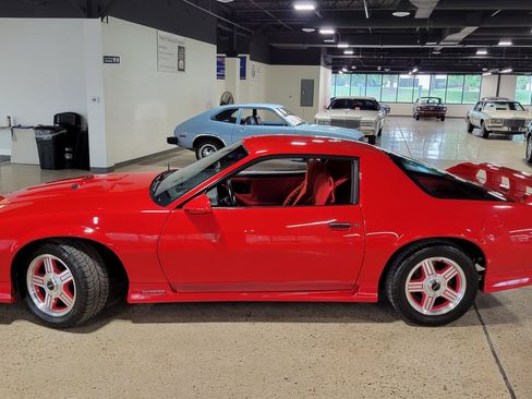 Used 1991 Chevrolet Camaro Z28 RWD image 26