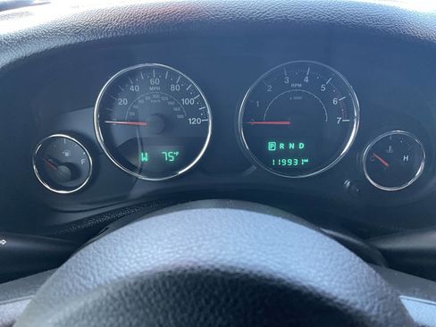 Used 2017 Jeep Wrangler Unlimited Sahara image 14