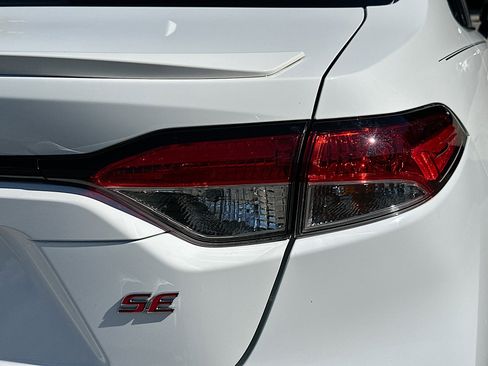 Used 2021 Toyota Corolla SE image 28