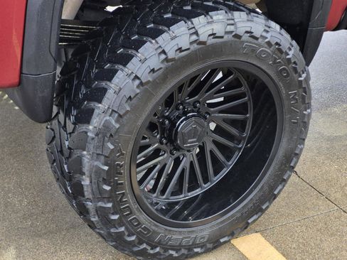 Certified 2024 GMC Sierra 2500 AT4X image 7