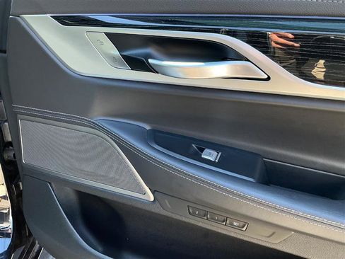 Used 2019 BMW 750i xDrive w/ M Sport Package image 38