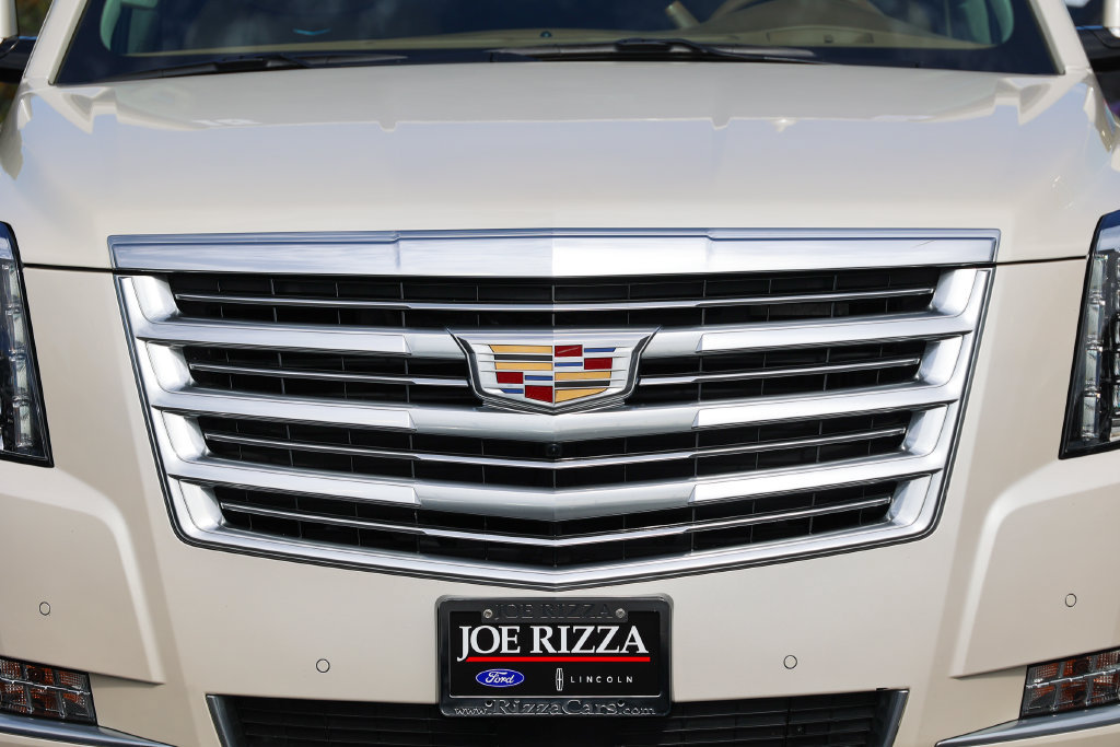 Used 2015 Cadillac Escalade Platinum AWD/4WD image 19