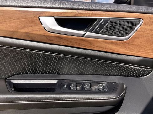 Used 2024 Volkswagen Atlas SE image 35