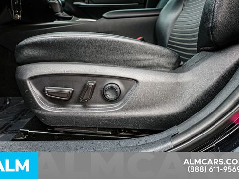 Used 2022 Toyota Camry SE image 21