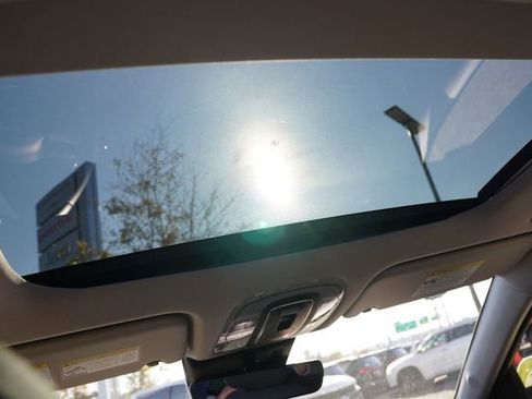 Used 2024 Hyundai Kona Limited image 18