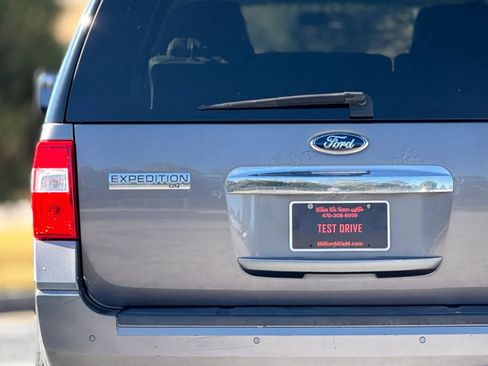 Used 2013 Ford Expedition XLT image 13