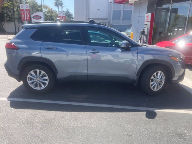 Certified 2023 Toyota Corolla Cross LE w/ Moonroof Package FWD image 2