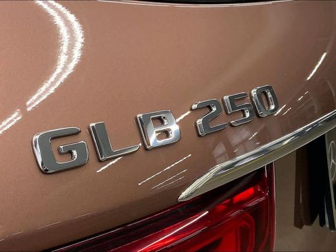 Certified 2023 Mercedes-Benz GLB 250 image 14
