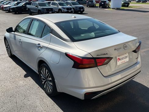 Used 2024 Nissan Altima 2.5 SV AWD/4WD image 7