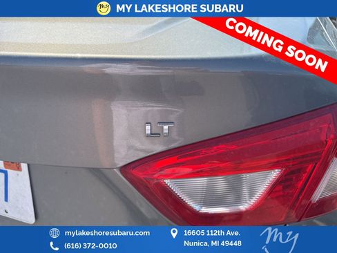 Used 2017 Chevrolet Cruze LT FWD image 11