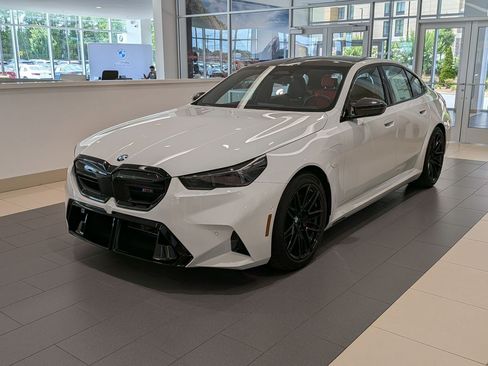 New 2027 BMW M5 w/ Carbon Package AWD/4WD image 6