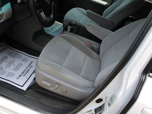 Used 2015 Toyota Sienna LE FWD image 16