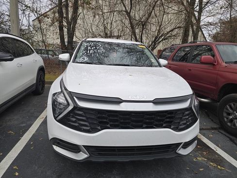 Used 2023 Kia Sportage EX image 2