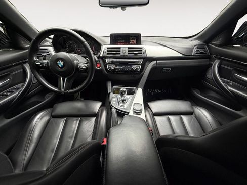 Used 2020 BMW M4 Convertible RWD image 11