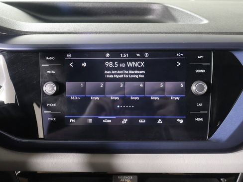 Used 2022 Volkswagen Taos SE image 40